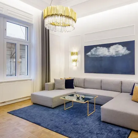 Apartment Broadway