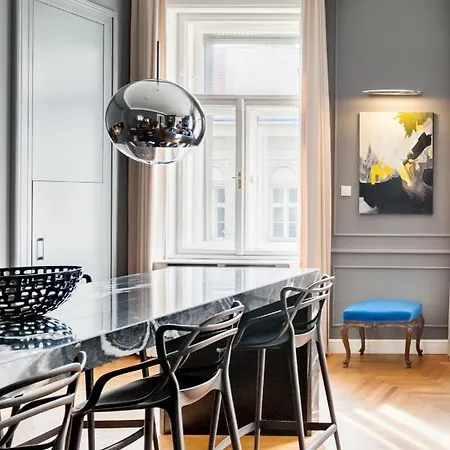 Broadway Apartment