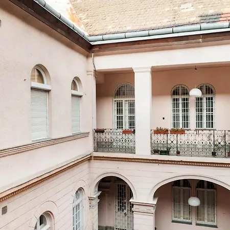 百老汇公寓 * 布达佩斯