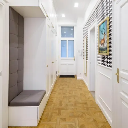 百老汇公寓 公寓 *