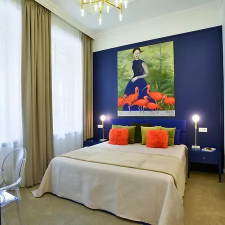 Broadway Apartment