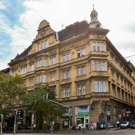 Broadway * Budapeşte